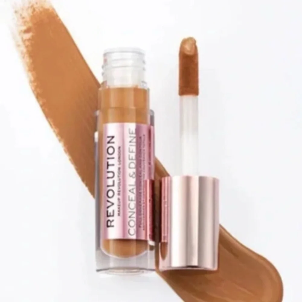 Revolution Conceal & Define Liquid Concealer - Warm Brown
